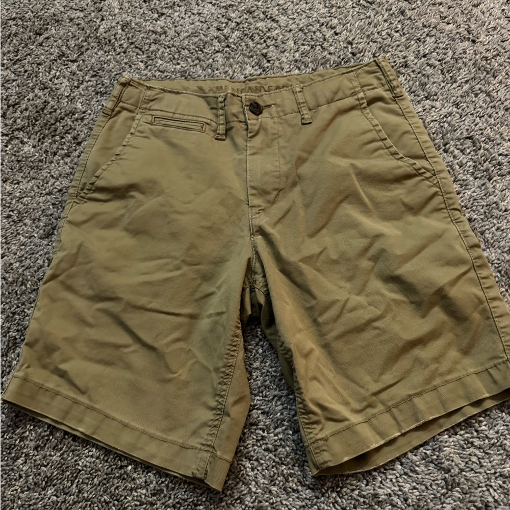 Men’s American Eagle khaki shorts